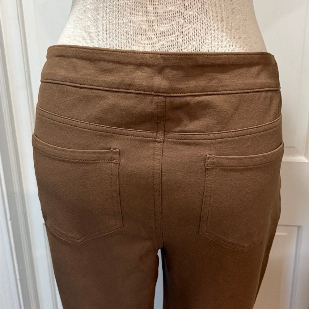 Chico’s sz 1.5 (10) light brown elastic waist pull on ankle pants - Picture 4 of 7